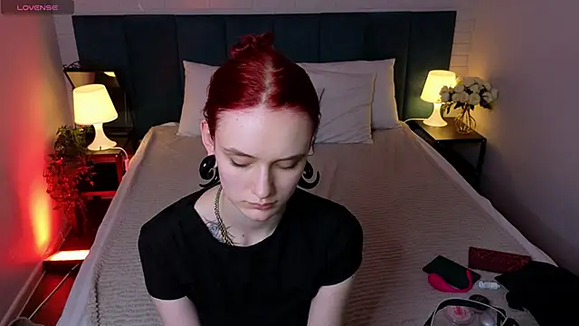 Snapshot of CrimsonMarquise chatting on 06.09.26 CrimsonMarquise online show from 06.09.26
