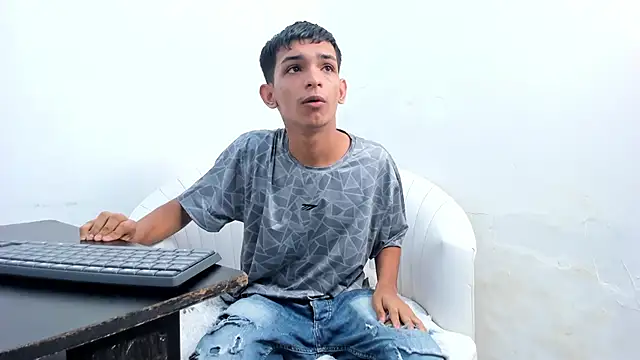 littlecum18 online show from 06.10.26