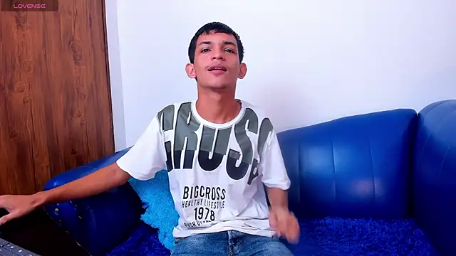 littlecum18 online show from 06.17.26