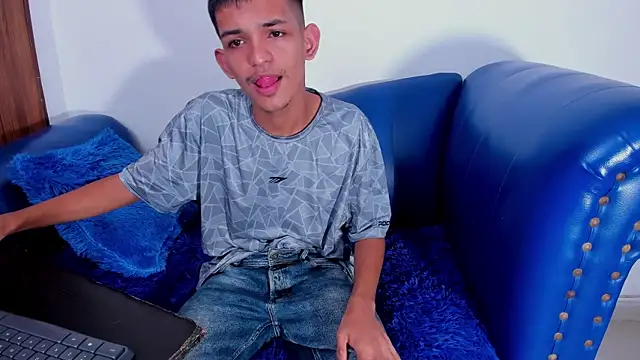 littlecum18 online show from 06.24.26