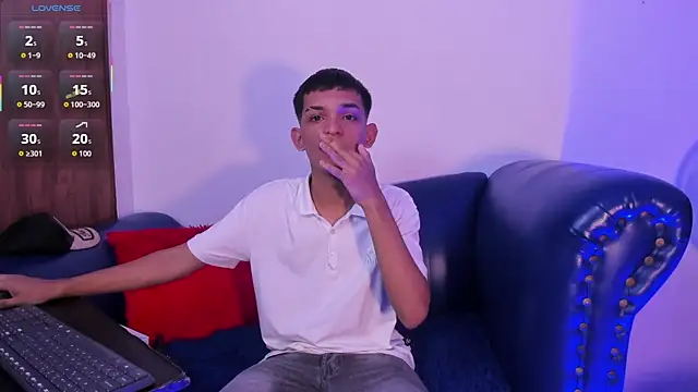 littlecum18 online show from 07.12.26