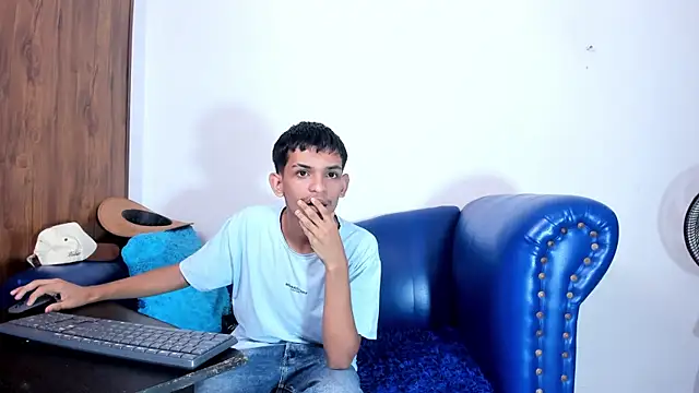 littlecum18 online show from 07.24.26