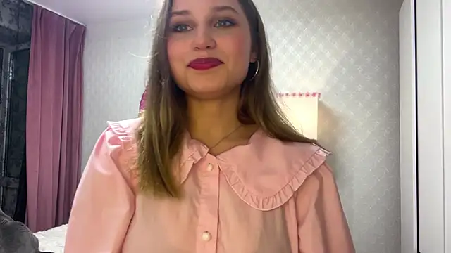 Snapshot of Bella__Ray chatting on 06.11.26 Bella Ray online show from 06.11.26
