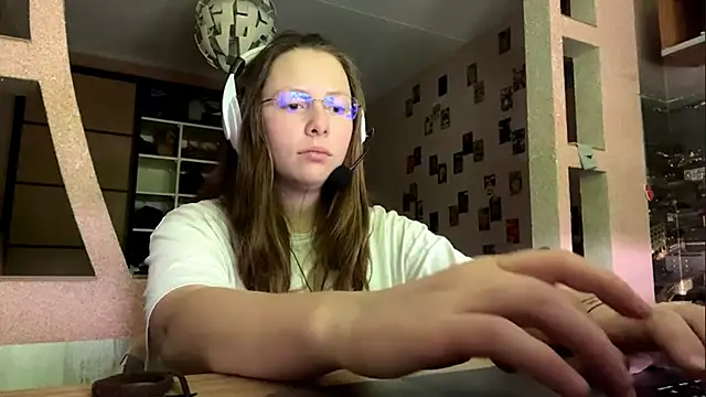 AlisonOhlmacher online show from 06.14.26