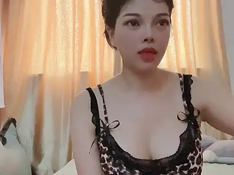Snapshot of Karen8686 chatting on 06.23.26 Karen8686 online show from 06.23.26