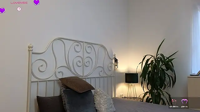 Snapshot of Ginnybabe_ chatting on 02.20.25 Ginnybabe  online show from 02.20.25