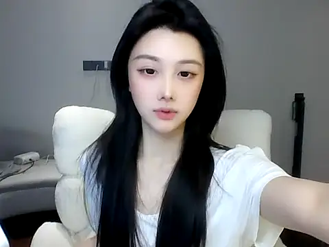 SylvieMaya online show from 06.12.26