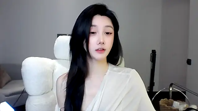SylvieMaya online show from 08.02.26