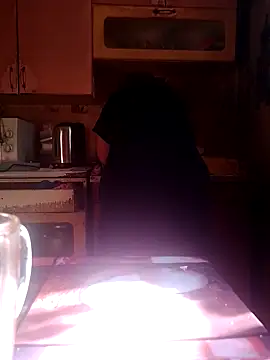 Snapshot of oksana72 chatting on 09.14.25 oksana72 online show from 09.14.25