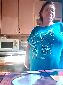 Snapshot of oksana72 chatting on 09.25.25 oksana72 online show from 09.25.25