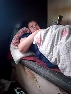 Snapshot of oksana72 chatting on 09.30.25 oksana72 online show from 09.30.25