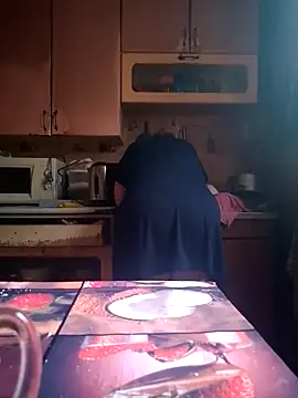 Snapshot of oksana72 chatting on 10.16.25 oksana72 online show from 10.16.25