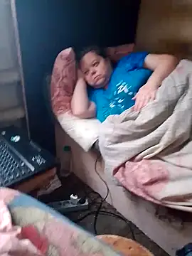 Snapshot of oksana72 chatting on 10.21.25 oksana72 online show from 10.21.25