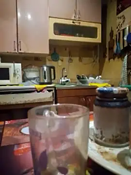 Snapshot of oksana72 chatting on 10.24.25 oksana72 online show from 10.24.25