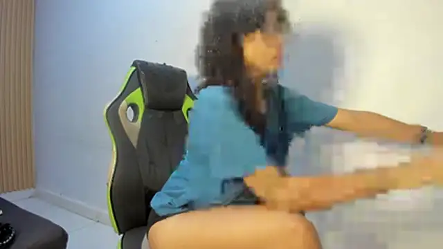 Snapshot of Karo_20y chatting on 07.28.26 Karo 20y online show from 07.28.26