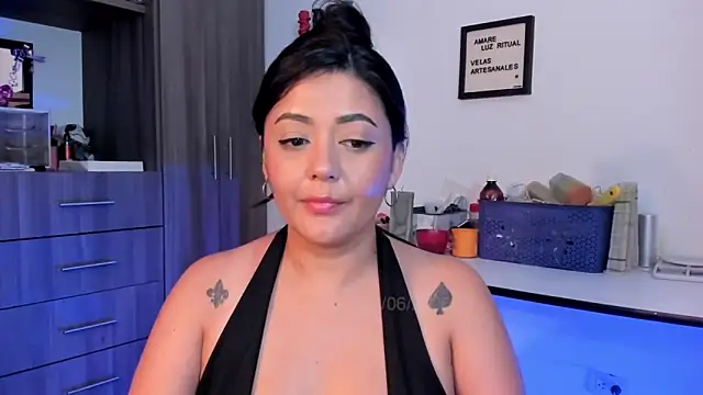 LauraToro  online show from 06.21.26