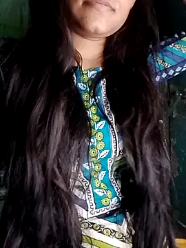 Snapshot of Ishaniya chatting on 07.27.26 Ishaniya online show from 07.27.26