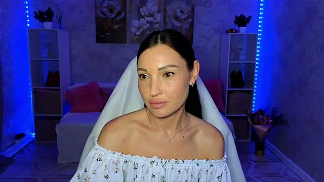 NikoleMills online show from 06.21.26
