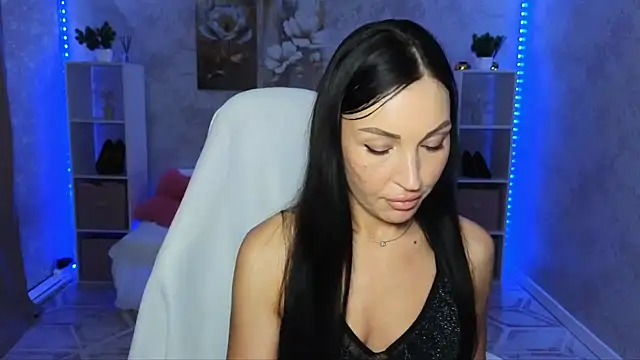NikoleMills online show from 07.28.26