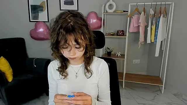 Annette Bell online show from 06.15.26