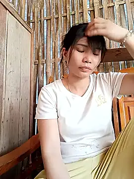 Snapshot of TaraLia chatting on 06.14.26 TaraLia online show from 06.14.26