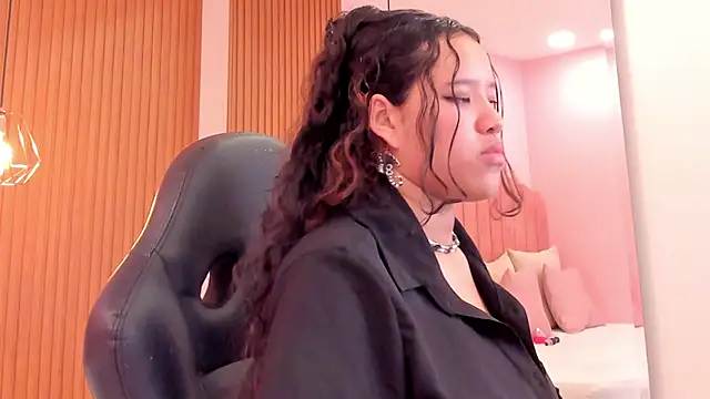 Snapshot of shayra_alina chatting on 07.30.26 shayra alina online show from 07.30.26