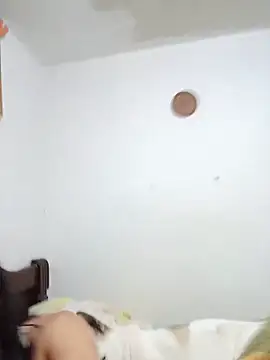 Sexy paulina outdoors online show from 06.17.26