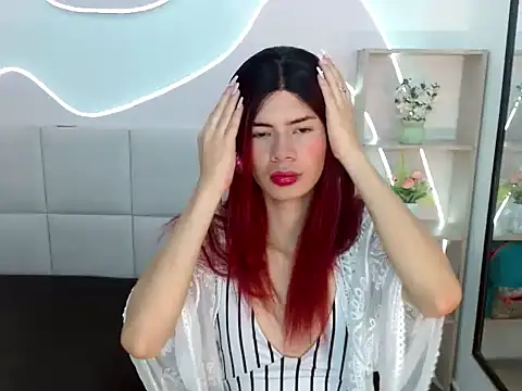 Snapshot of Jazmiin_Rosee chatting on 06.20.26 Jazmiin Rosee online show from 06.20.26