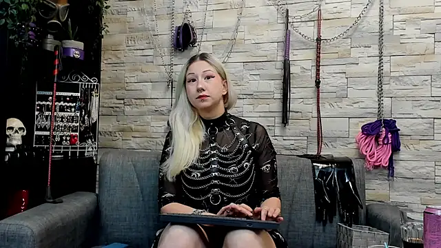 Miss Kaz online show from 07.11.26