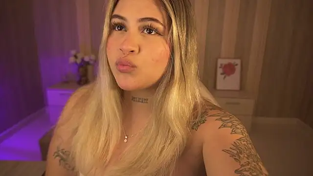 Snapshot of Sahury_Sweet chatting on 06.22.26 Sahury Sweet online show from 06.22.26