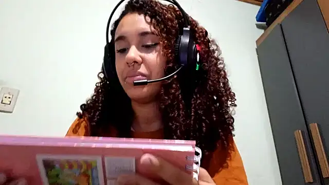 Snapshot of RosannMecardo chatting on 06.15.26 RosannMecardo online show from 06.15.26