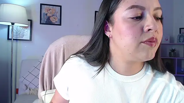 Snapshot of Cloee_dss chatting on 06.19.26 Cloee dss online show from 06.19.26