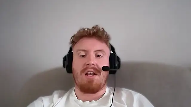 Snapshot of uktutor chatting on 06.18.26 uktutor online show from 06.18.26
