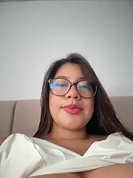 Snapshot of Saracalderon chatting on 07.19.26 Saracalderon online show from 07.19.26