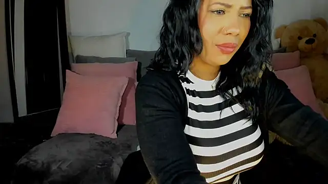 NicolePasqualott online show from 02.05.25