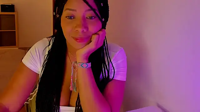 NicolePasqualott online show from 10.13.25