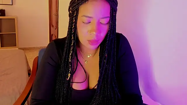 NicolePasqualott online show from 10.15.25