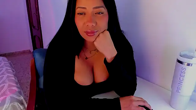 NicolePasqualott online show from 12.21.25