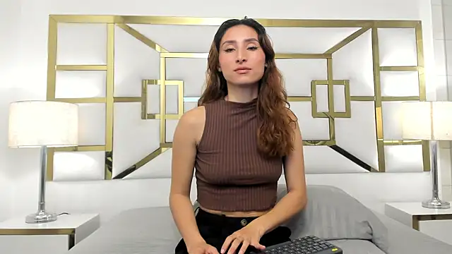 Snapshot of VivieneLuxe chatting on 07.26.26 VivieneLuxe online show from 07.26.26