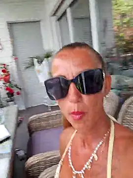 housewifebella online show from 07.13.26