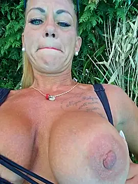 housewifebella online show from 07.14.26