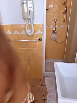 housewifebella online show from 07.29.26
