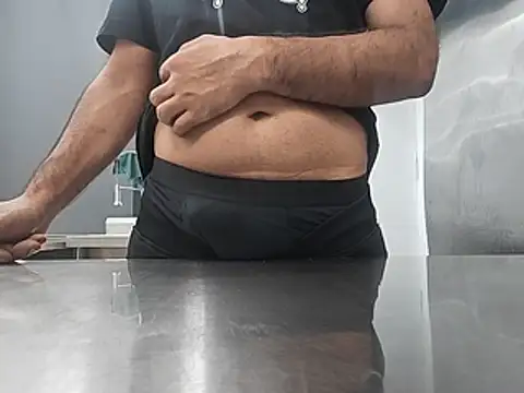 brownskinbull1 online show from 07.10.26