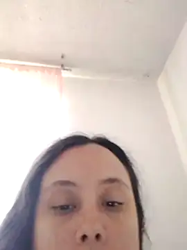 Snapshot of Laura_99 chatting on 06.25.26 Laura 99 online show from 06.25.26