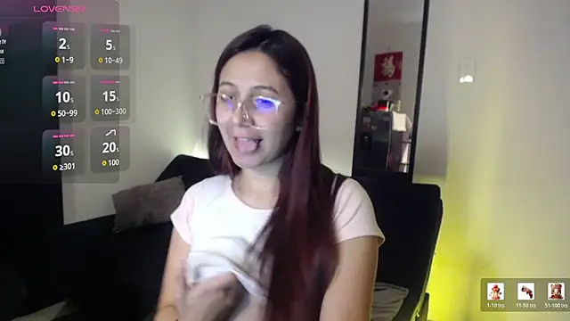 Snapshot of tiana_sweet chatting on 06.20.26 tiana sweet online show from 06.20.26