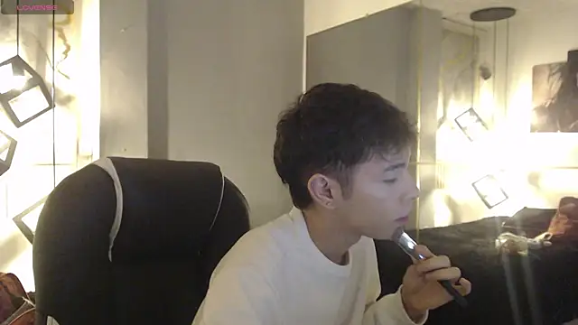 Snapshot of ash_ka chatting on 06.27.26 ash ka online show from 06.27.26