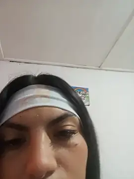 Snapshot of Melliks chatting on 06.25.26 Melliks online show from 06.25.26