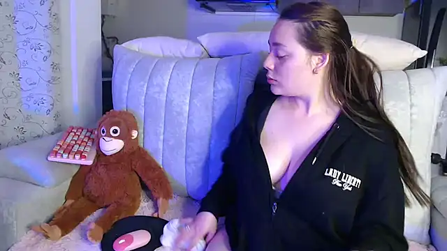 Madiison Keller online show from 08.03.26