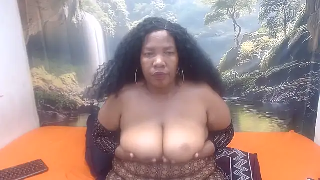 CURVYELEGANCExxx online show from 07.10.26