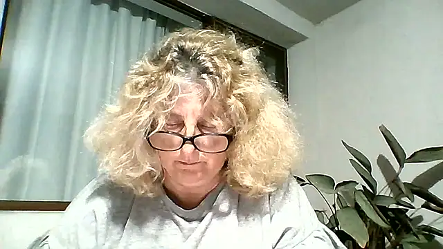 NoraMelow online show from 08.02.26